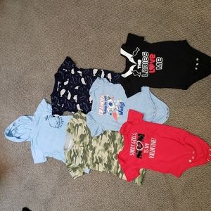 6 size 12 months onesies, like new